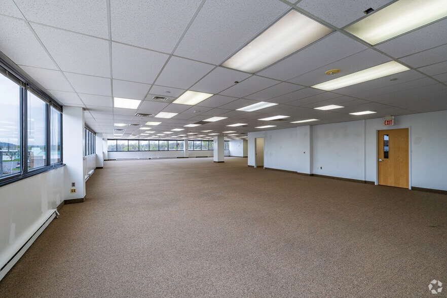 More Photos Of 475 Market St, Elmwood Park Office For Lease