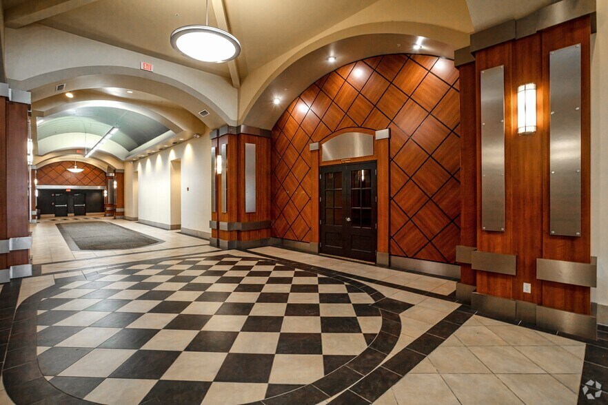 More Photos Of 6300 N Wickham Rd, Melbourne General Retail For Lease