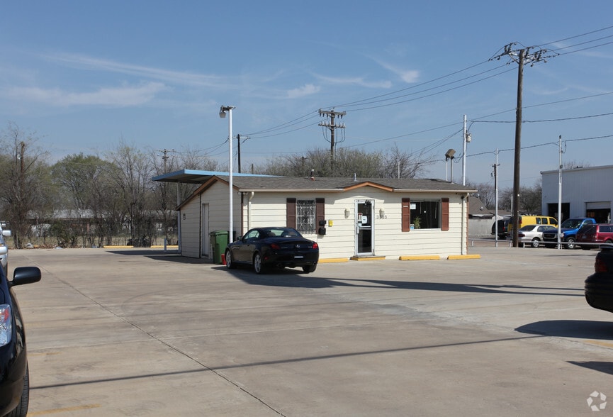 More Photos Of 3535 Forest Ln, Garland Auto Dealership For Sale