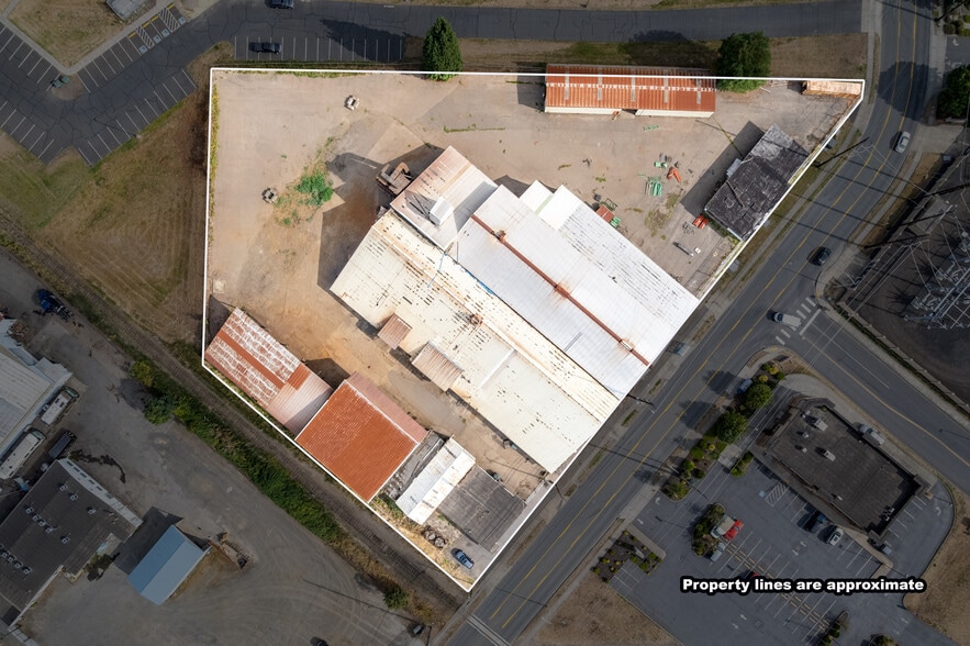 More Photos Of 523 7th Ave, Longview Warehouse For Sale