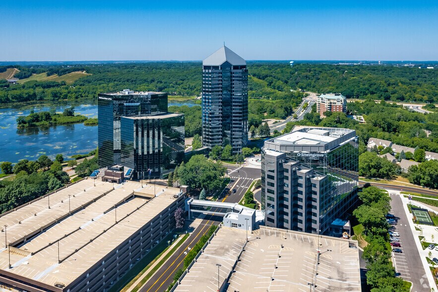 More Photos Of 8400 Normandale Lake Blvd, Bloomington Coworking Space