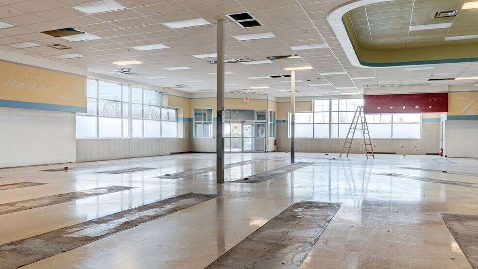 More Photos Of 85 Middletown Ave, North Haven Drugstore For Sale