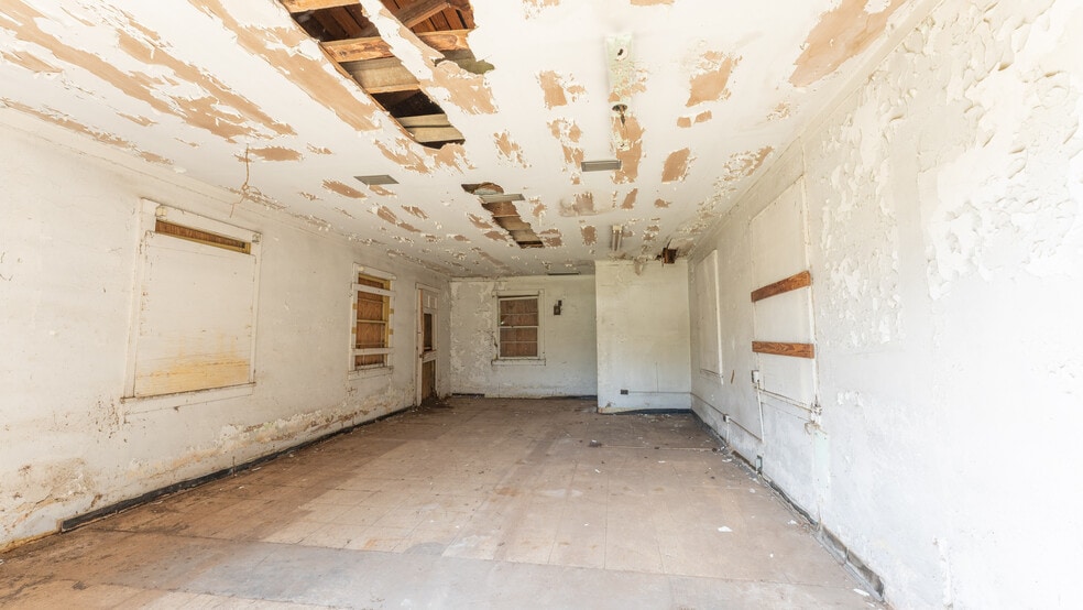 More Photos Of 134 Castleberry st, Pelham Warehouse For Sale
