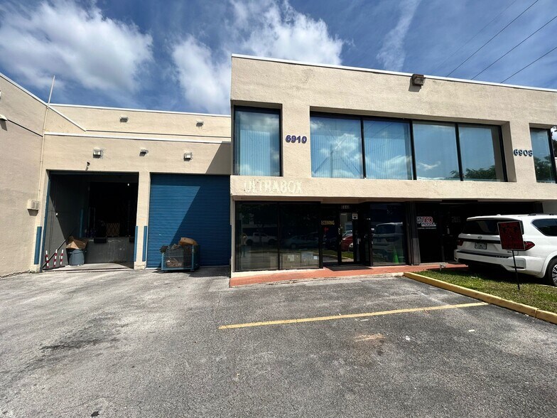 More Photos Of 6900-6914 NW 50th St, Miami Warehouse For Lease
