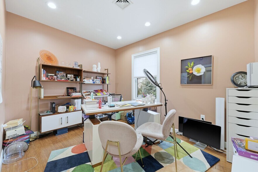 More Photos Of 2932 Vauxhall Rd, Vauxhall Office For Sale