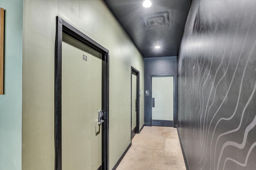 More Photos Of 4126 E Indian School Rd, Phoenix Fast Food For Lease