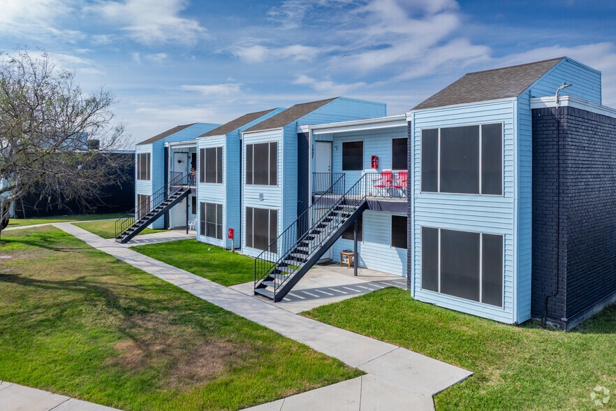 Primary Photo Of 1404 Moore Ave, Portland Apartments For Sale