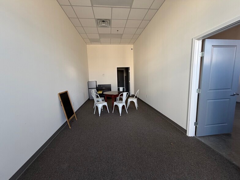 More Photos Of 4215 S Main St, Stafford Showroom For Sale