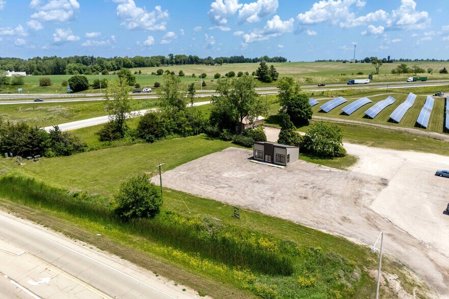 More Photos Of 4160 S Oakwood Ave, Geneseo Office For Sale
