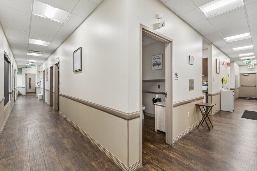 More Photos Of 8030 Camp Bowie West Blvd, Fort Worth Medical For Sale