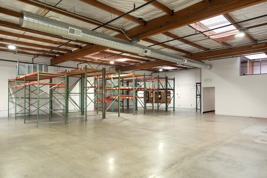 More Photos Of 914-918 Industrial Ave, Palo Alto Warehouse For Lease
