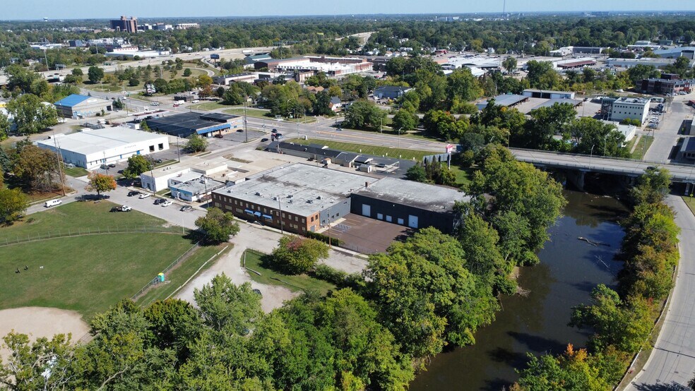 More Photos Of 1121 River St, Lansing Distribution For Lease