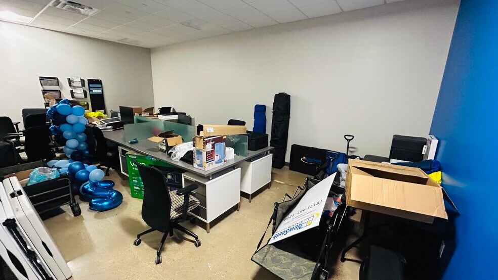 More Photos Of 8633 Airport Fwy, North Richland Hills Freestanding For Lease