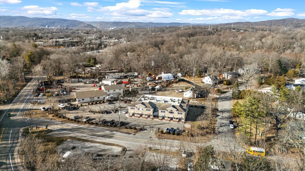 More Photos Of 24 Old Albany Post Rd, Croton-on-Hudson Medical For Lease