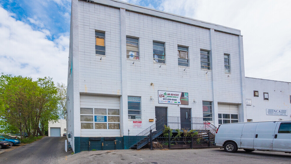 Primary Photo Of 4225-4229 Howard Ave, Kensington Warehouse For Lease