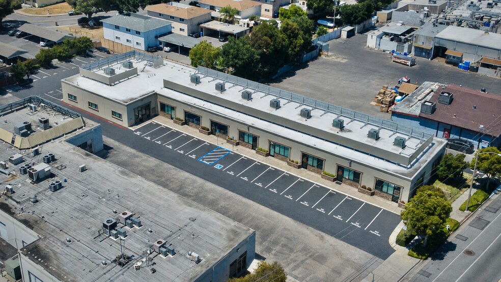More Photos Of 1080-1098 W Evelyn Ave, Sunnyvale Warehouse For Sale