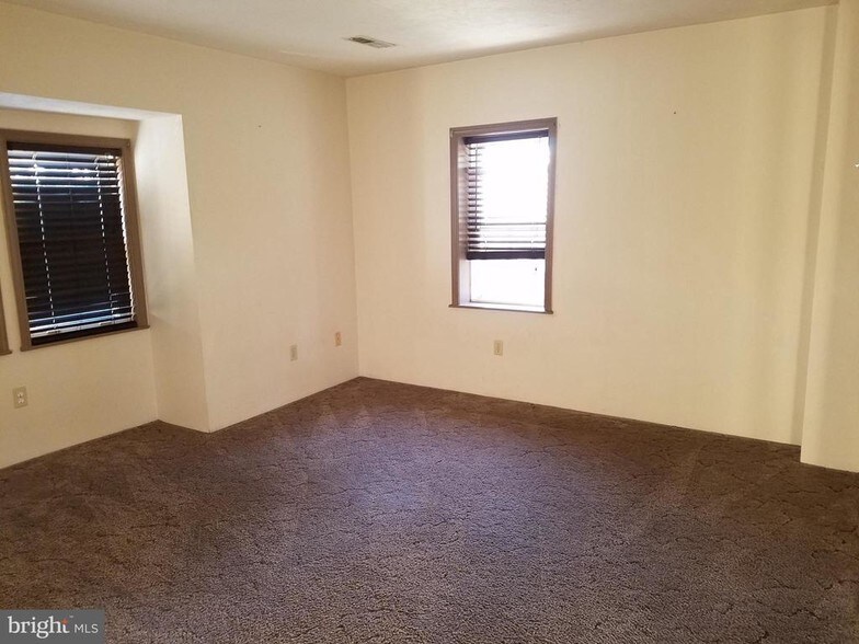 More Photos Of 633 Main St, Denver Apartments For Sale