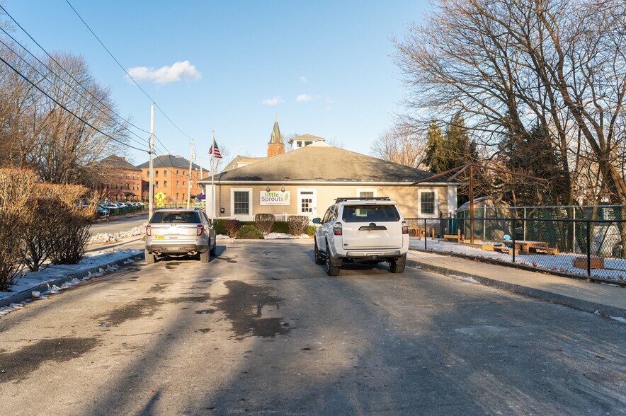 More Photos Of 36 Sparhawk St, Amesbury Daycare Center For Sale