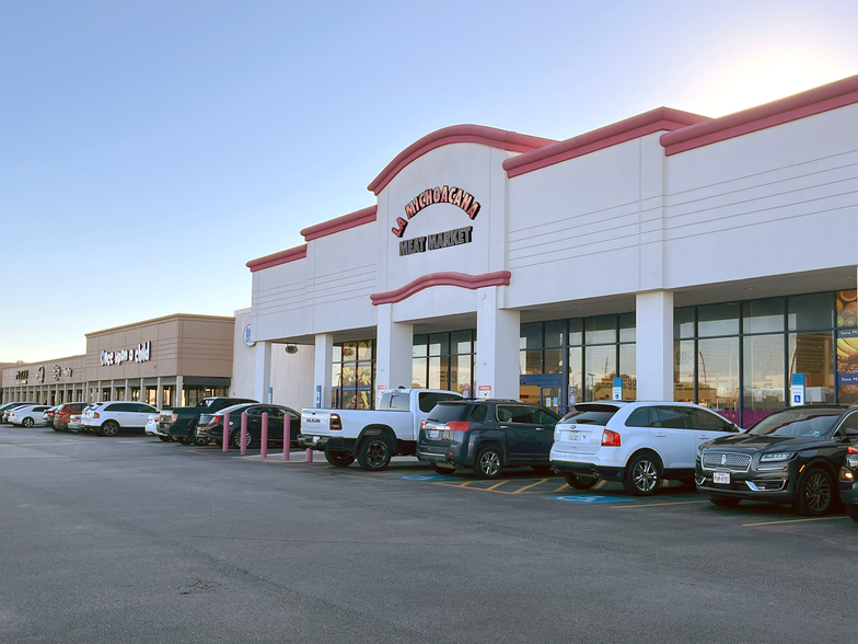 Primary Photo Of 21923-21979 Katy Fwy, Katy Unknown For Lease