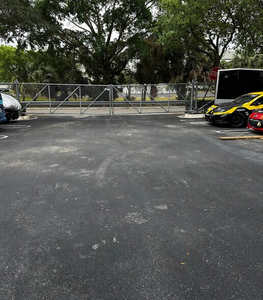 More Photos Of 11860-11878 Wiles Rd, Coral Springs Showroom For Sale