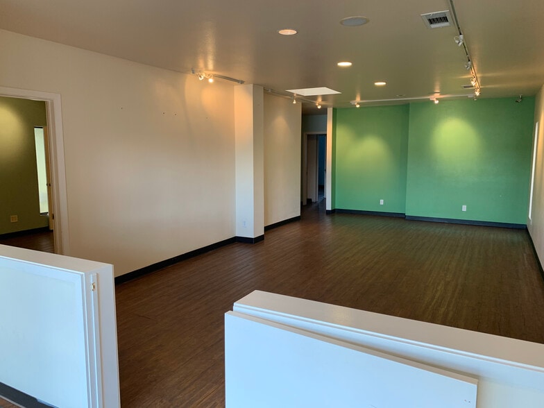 More Photos Of 4007 Marathon Blvd, Austin General Retail For Lease