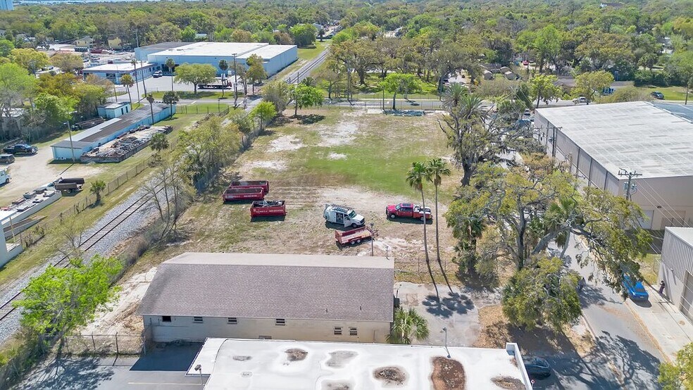More Photos Of 327 Marion St, Daytona Beach Warehouse For Sale