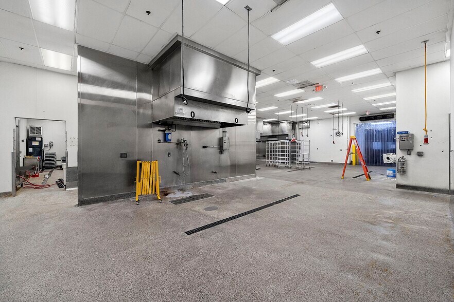 More Photos Of 333 N Euclid Way, Anaheim Food Processing For Lease