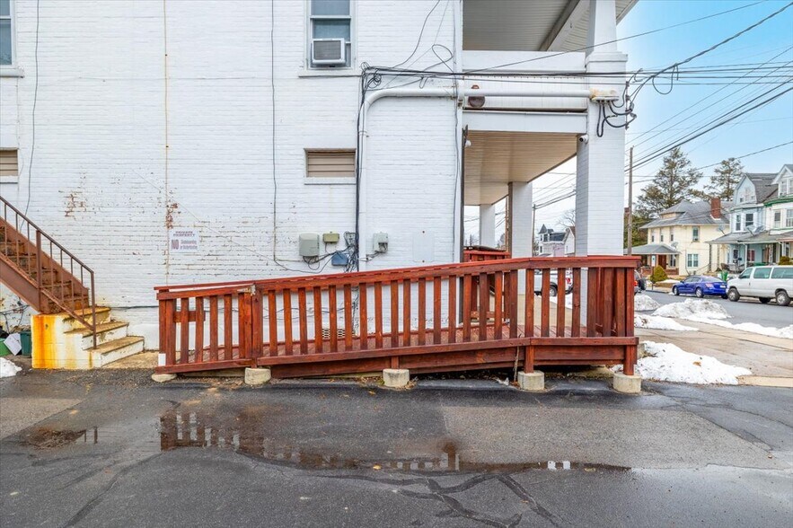 More Photos Of 2312 S 5th St, Allentown Self Storage For Sale