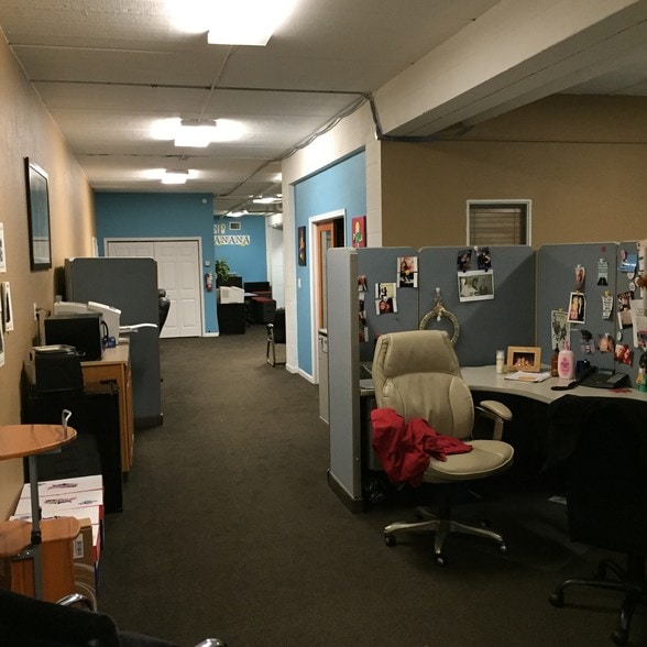 More Photos Of 1001 State Route 590, Oldsmar Warehouse For Lease