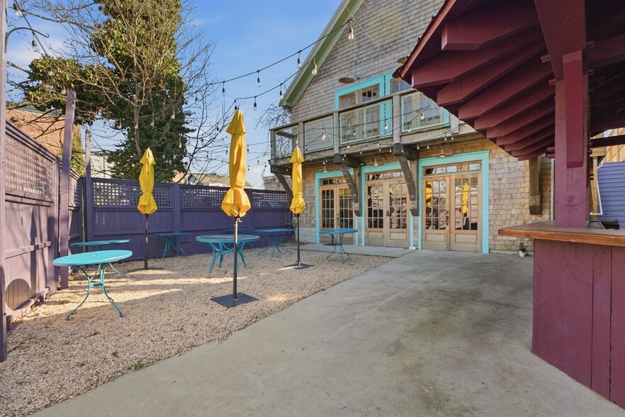 More Photos Of 140 Broadway, Newport Storefront Retail Residential For Lease