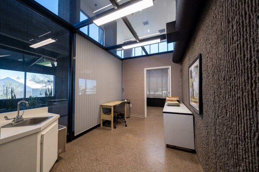 More Photos Of 1301 Grandview Ave, Pittsburgh Office For Sale
