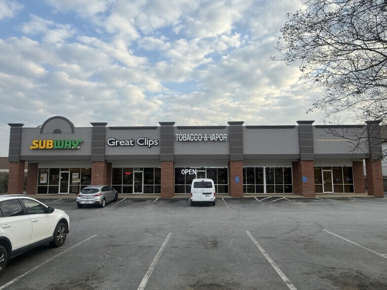 More Photos Of 15 Ray E Talley Ct, Simpsonville General Retail For Sale