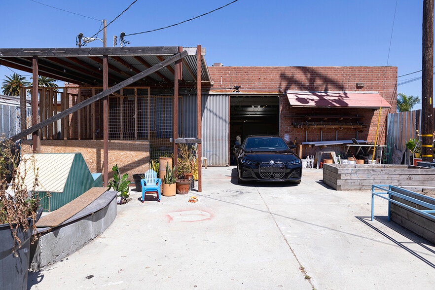 More Photos Of 5511 Pacific Blvd, Huntington Park Warehouse For Sale