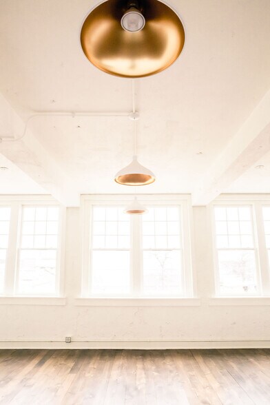 More Photos Of 1601 Chalk Hill Rd, Dallas Loft Creative Space For Sale