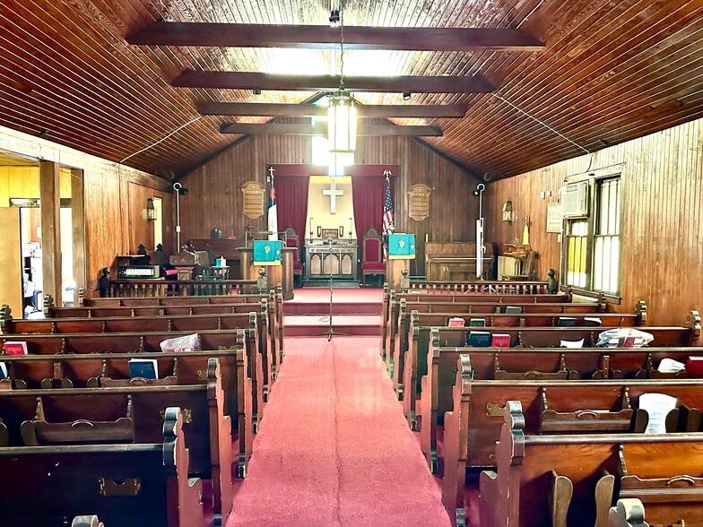 More Photos Of 3301 E Monument St, Baltimore Religious Facility For Sale