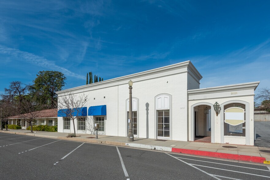 More Photos Of 2065-2095 Huntington Dr, San Marino Office For Sale