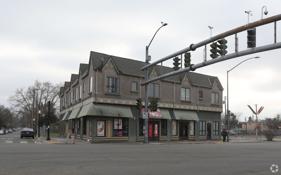 Primary Photo Of 2322-2326 Del Paso Blvd, Sacramento Storefront Retail Residential For Sale