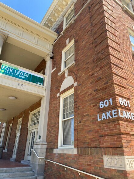 More Photos Of 601 Lake Ave, Racine Office For Sale