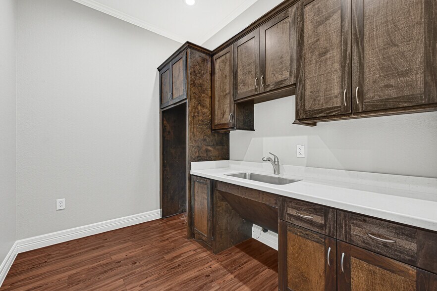 More Photos Of 10401 S Mason Rd Building A, Richmond Office For Lease