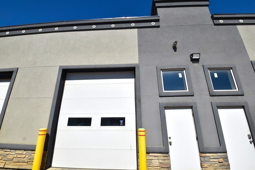 More Photos Of 9903 209 St NW, Edmonton Warehouse For Sale