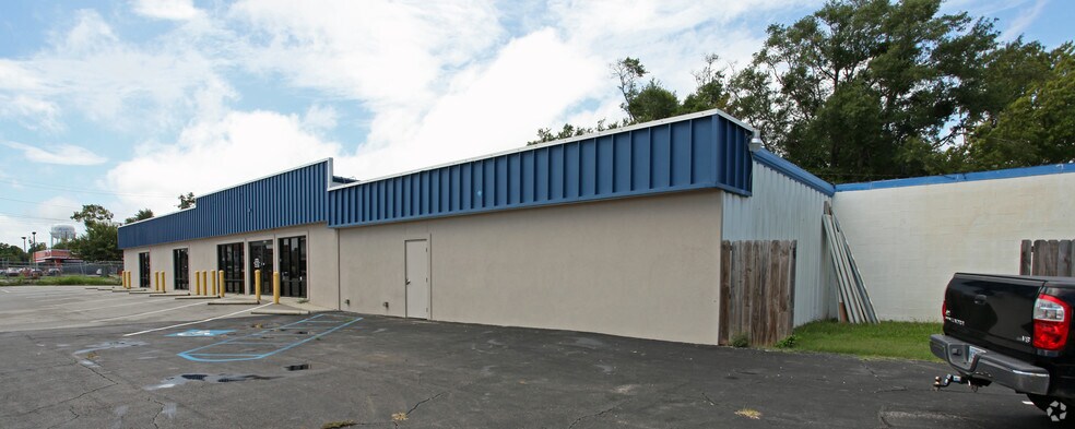 More Photos Of 2315 25th Ave, Gulfport Freestanding For Lease