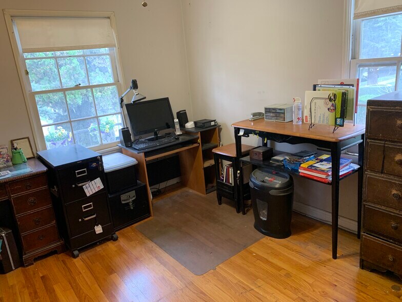 More Photos Of 1826 Wellington Rd, Los Angeles Specialty For Sale