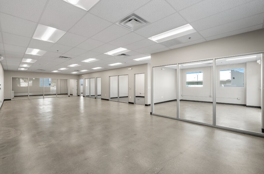 More Photos Of 8640 Slauson Ave, Pico Rivera Manufacturing For Sale