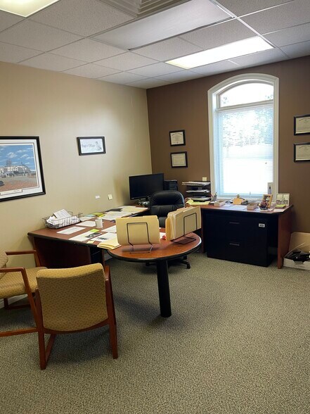 More Photos Of 47100 Schoenherr Rd, Shelby Township Medical For Lease