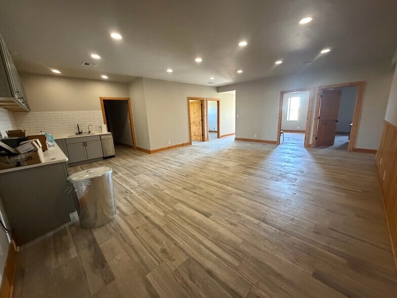 More Photos Of 5328 E Market St, Enid Manufacturing For Sale