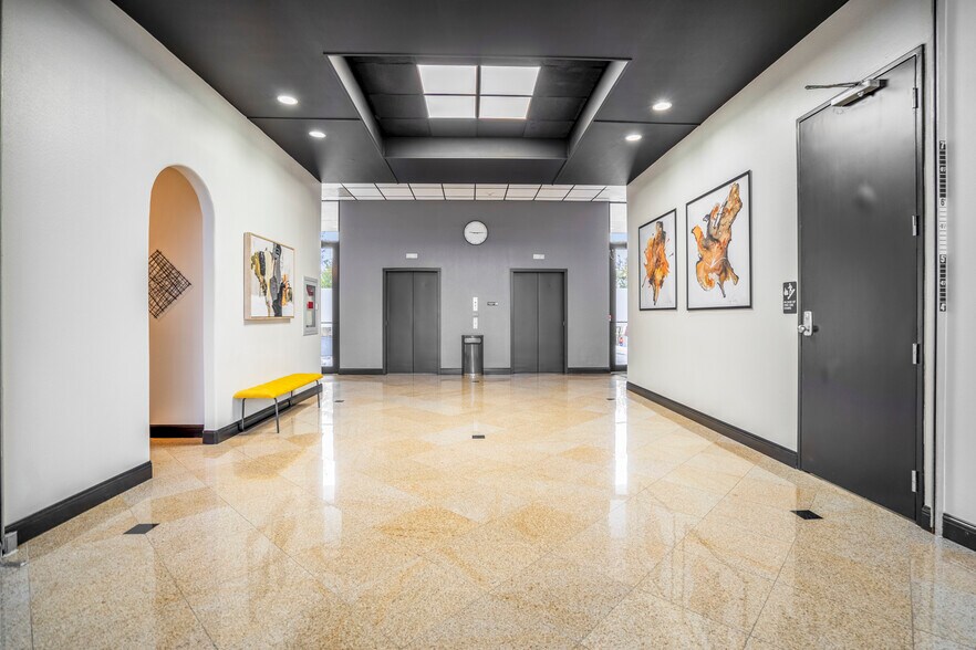 More Photos Of 1110 N Loop 336 W, Conroe Office For Lease