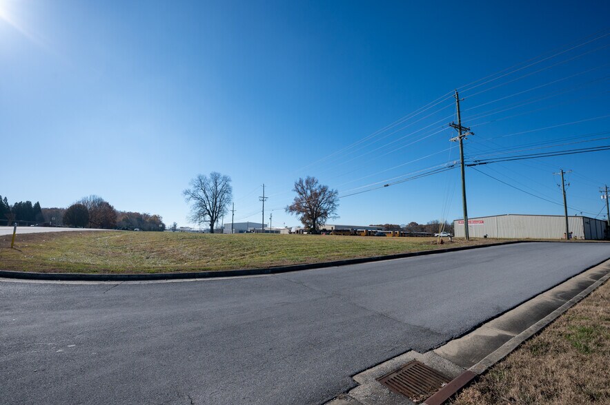 More Photos Of 1849 US-41, Calhoun Warehouse For Sale
