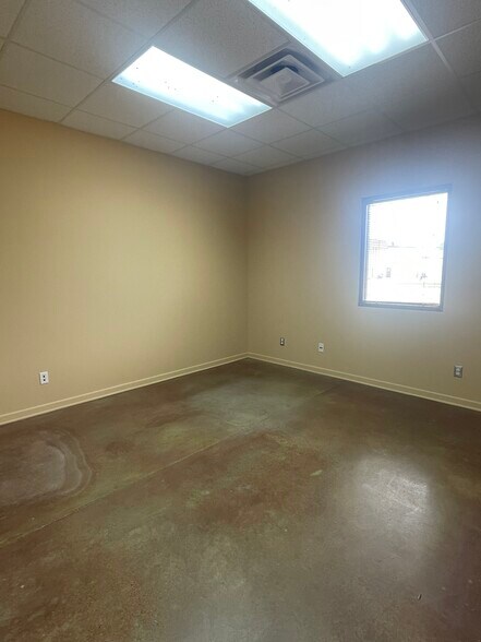 More Photos Of 4907-1 Shed Rd, Bossier City Manufacturing For Sale