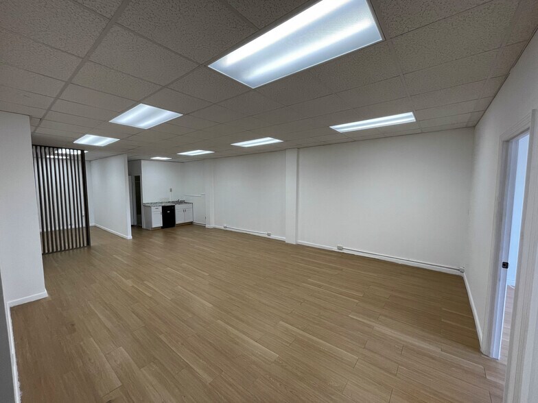 More Photos Of 74 Pennsylvania Ave, Brooklyn General Retail For Lease