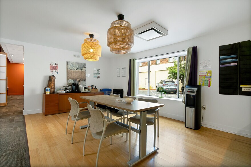 More Photos Of 221 W Gowe St, Kent Bank For Sale